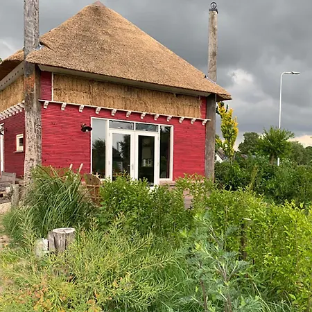 De Rooie Hooimijt Bed & Breakfast Ammerzoden