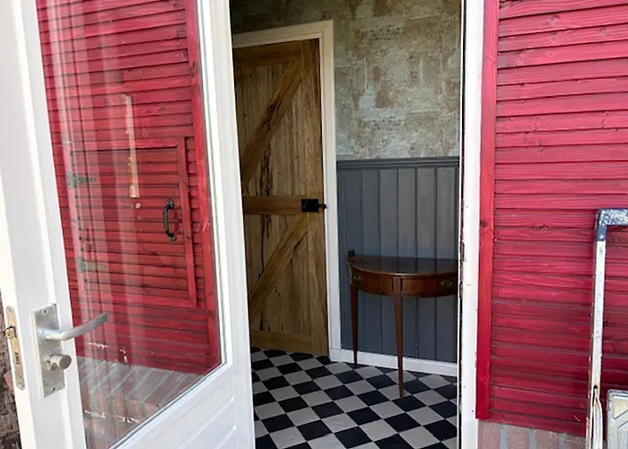 De Rooie Hooimijt Bed & Breakfast Ammerzoden